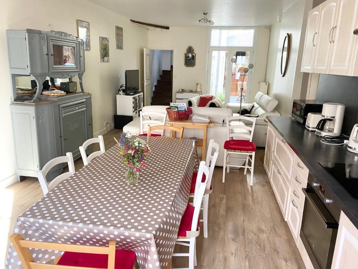 La Maison Des Remparts - Gite 3 Etoiles Pour 8 Pers A 洛什 外观 照片